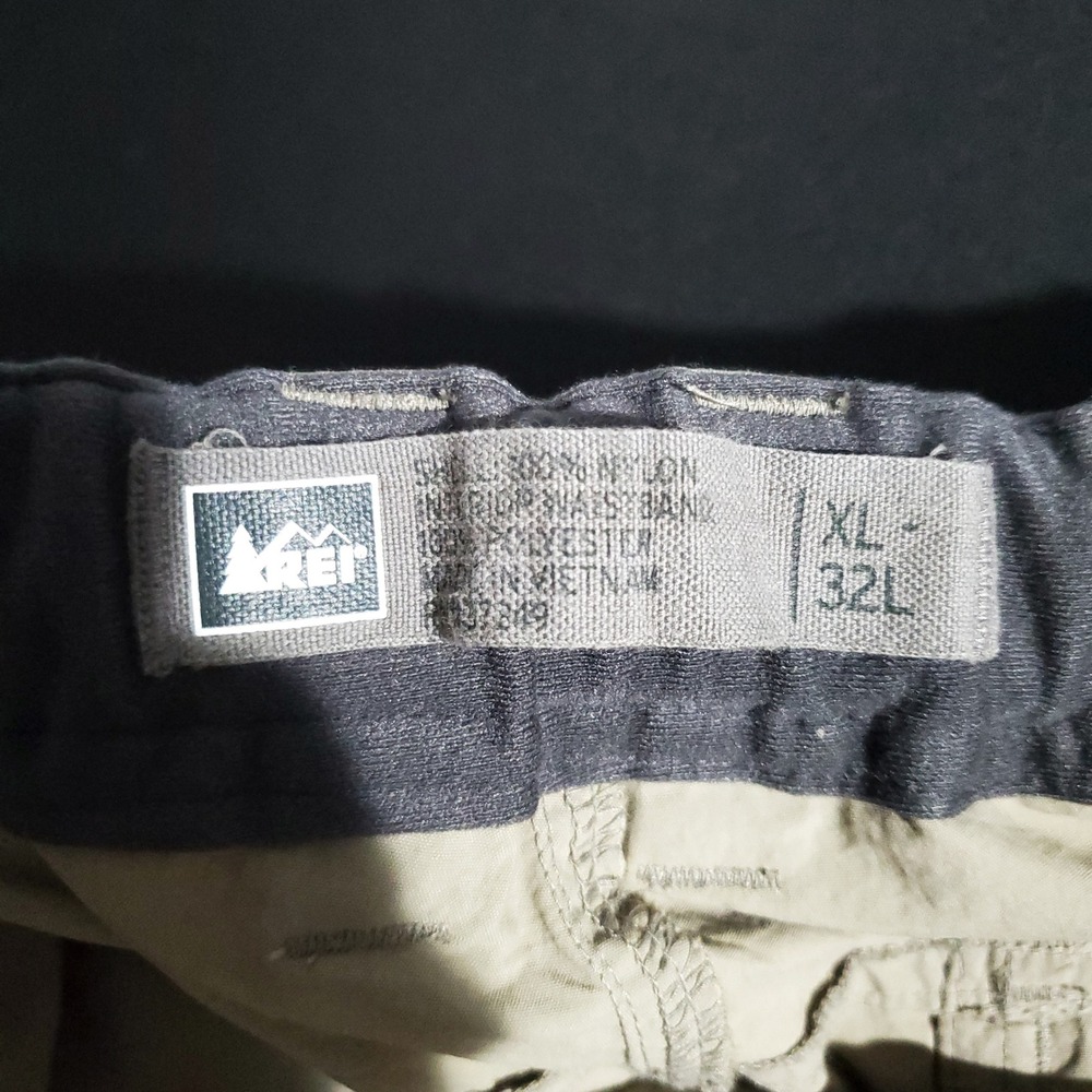 REI Cargo Pants Mens XL 32L Khaki Lightweight Hiking Outdoor Adventure Pro Wear - Picture 8 of 10